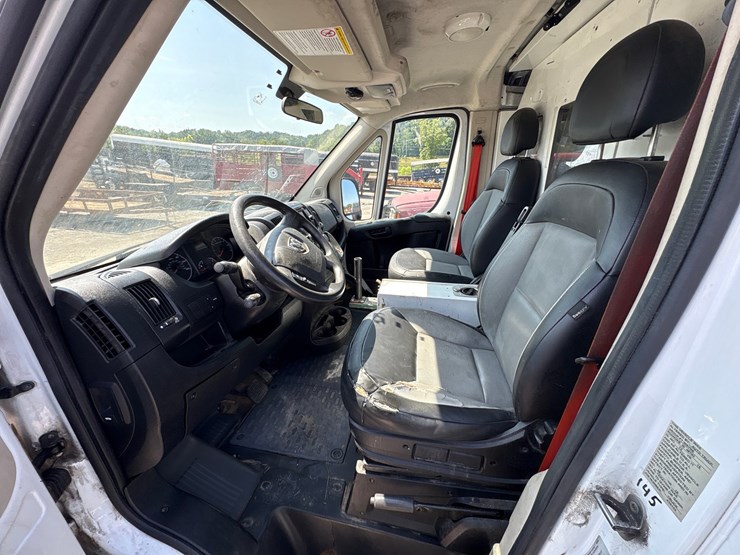 2015-ram-promaster-1500-image-5