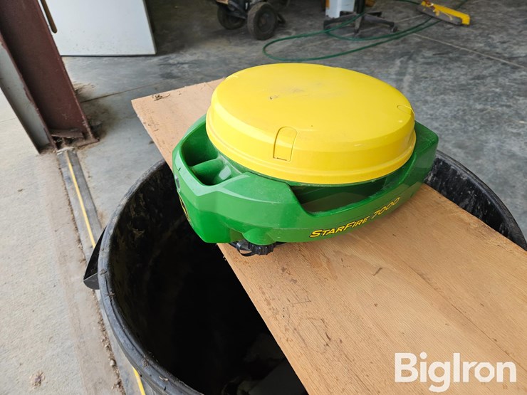 2023-john-deere-7000-image-6