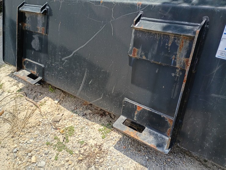 #24635-•-72"-smooth-bucket-skid-steer-attachment-image-6