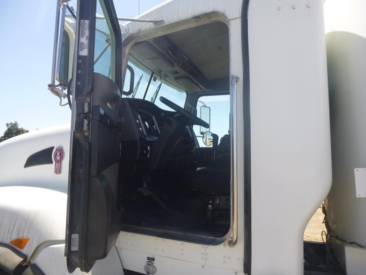2011-kenworth-t400-image-8