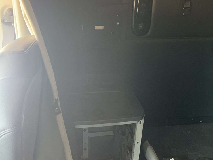 2022-kenworth-t680-image-24