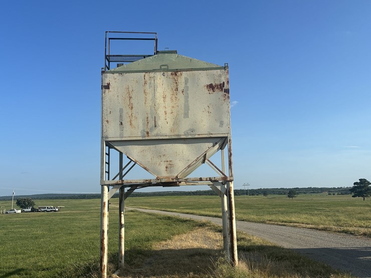 14-ton-overhead-feed-bin-image-1