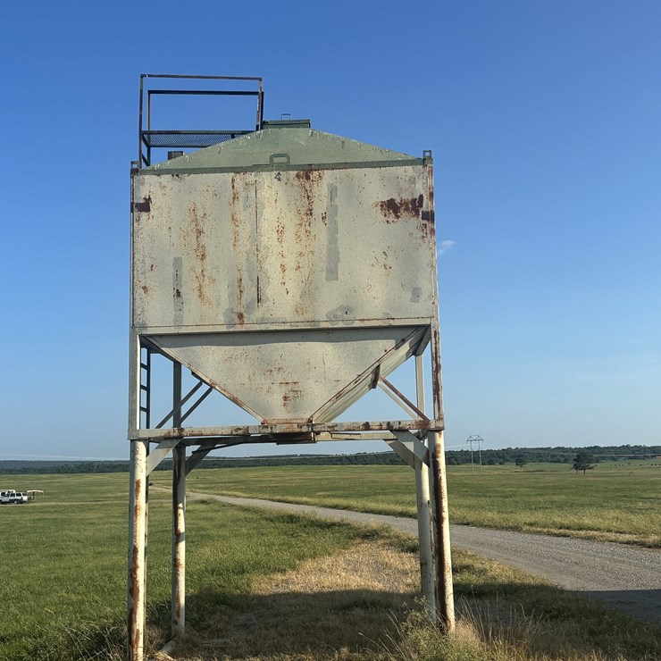 14-Ton Overhead Feed Bin