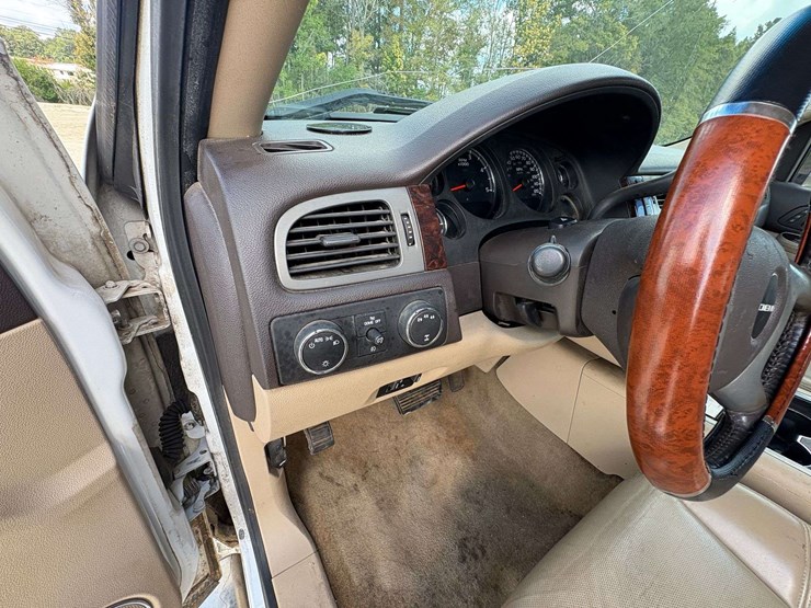 2013-gmc-sierra-2500hd-image-13
