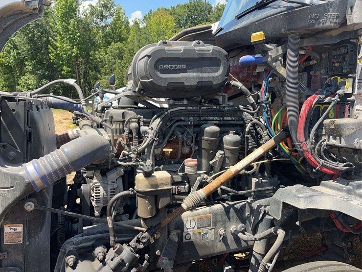 2022-kenworth-t680-image-36
