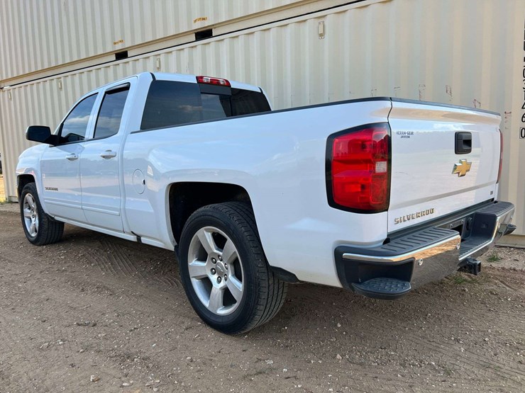 2017-chevrolet-silverado-1500-image-2