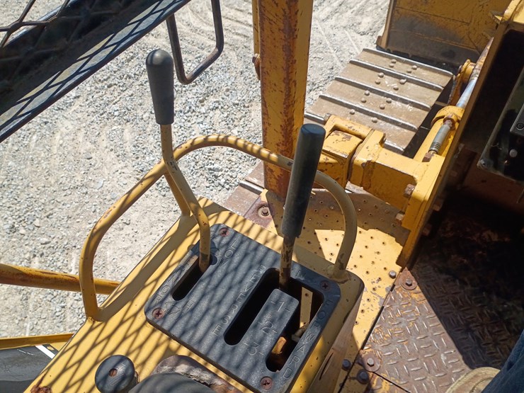 caterpillar-d4c-image-29
