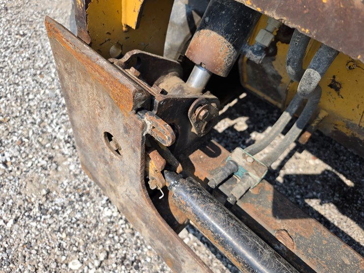 2016-caterpillar-289d-image-56