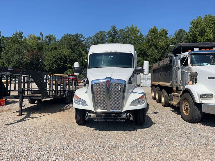 2022-kenworth-t680-image-2