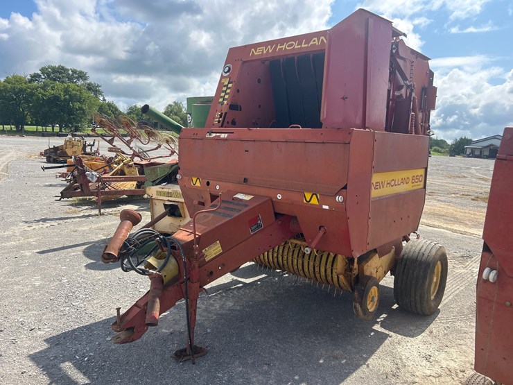 new-holland-650-image-3