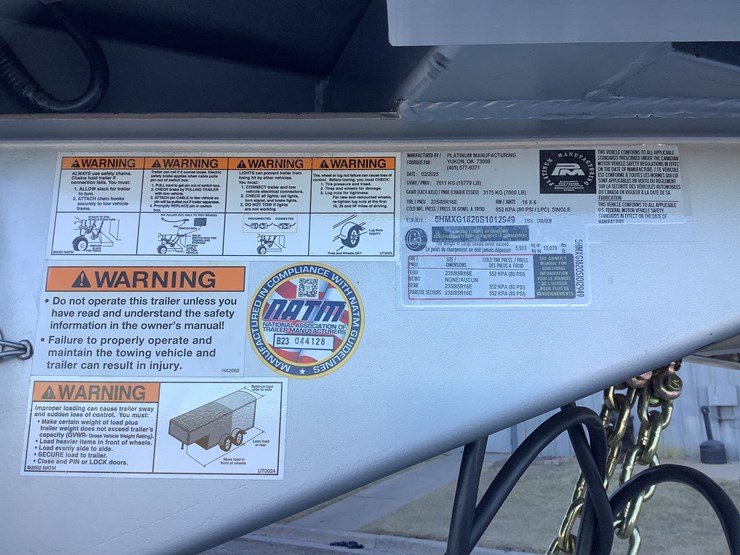 2025-platinum-18'-x-8"-livestock-trailer-image-18