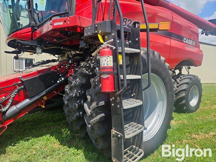 2017-case-ih-8240-image-14