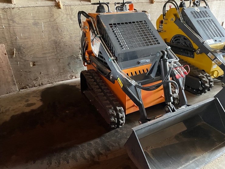 #9735-•-land-honor-mini-skid-steer-loader-image-3