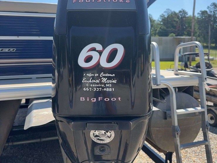 2012-suntracker-24'-dlx-pontoon-boat-(party-barge)-image-8