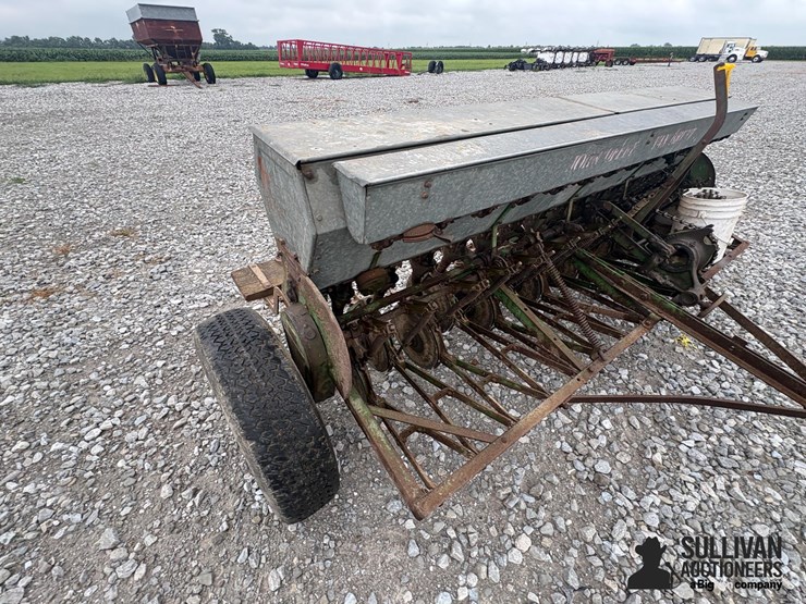 john-deere-8-image-13