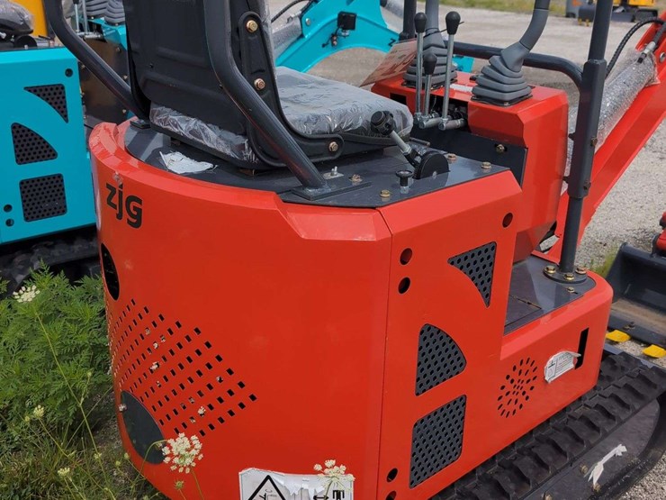 zjg-mini-excavator-zj-12-(red)-image-7