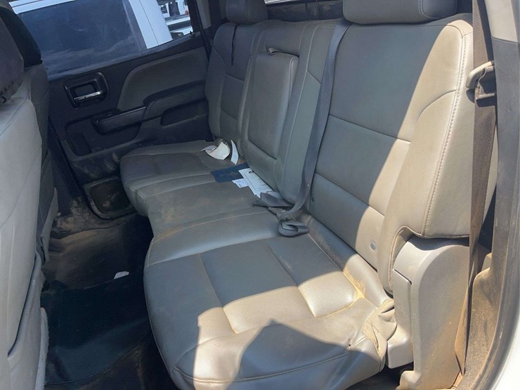 2019-chevrolet-silverado-hd-truck-image-11