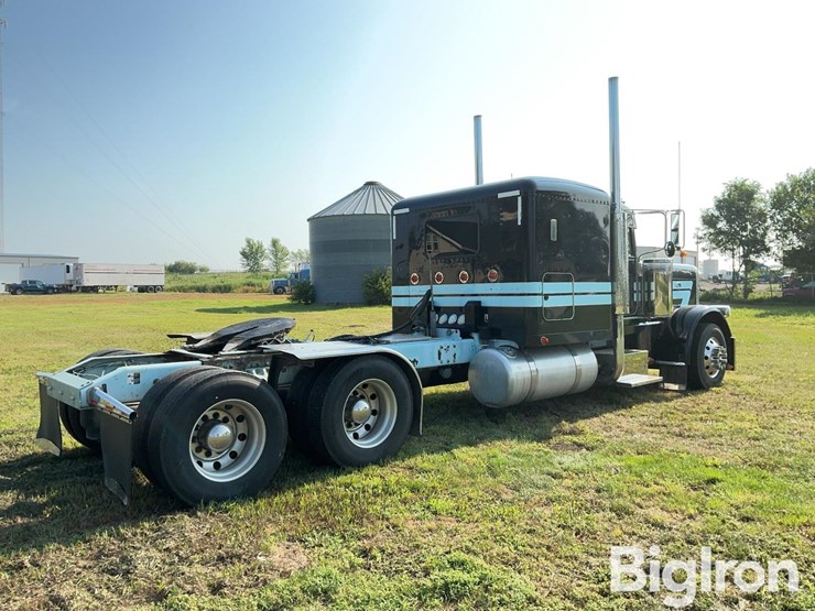2017-peterbilt-389-image-5