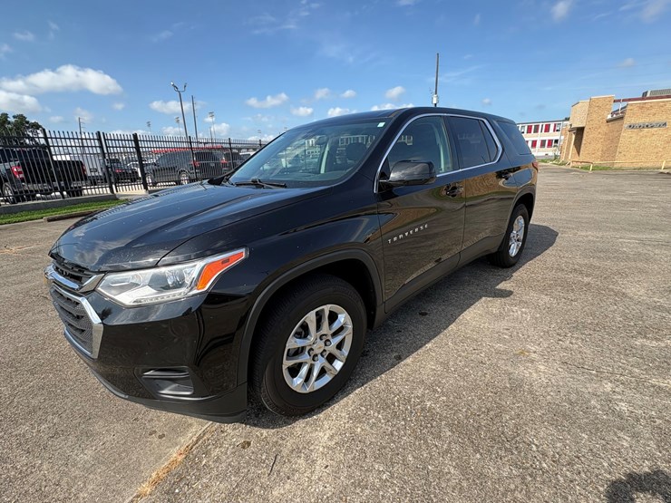 2020-chevrolet-traverse-image-1