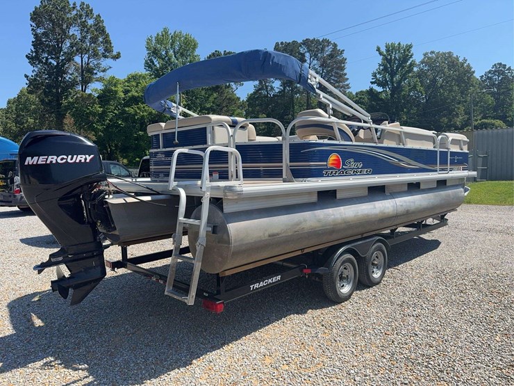 2012-suntracker-24'-dlx-pontoon-boat-(party-barge)-image-6