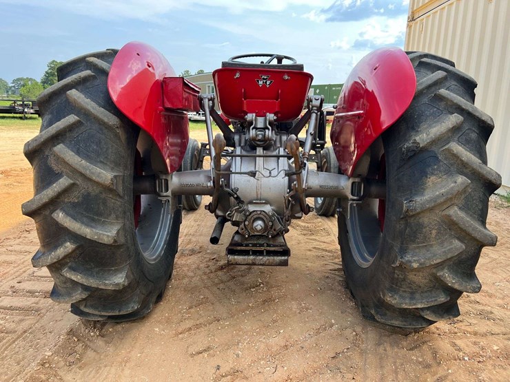massey-ferguson-135-image-7