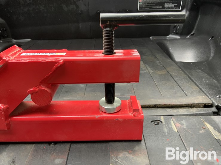 heavy-duty-clamp-on-2"-receiver-hitch-adapter-image-16