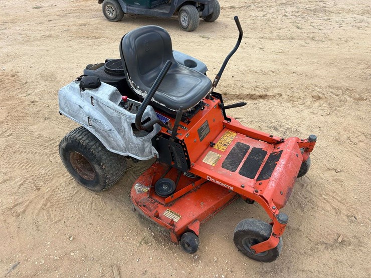 husqvarna-42"-zero-turn-lawn-mower-image-4