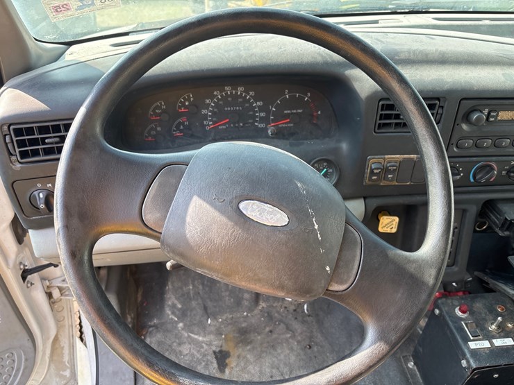 2004-ford-f750-image-24