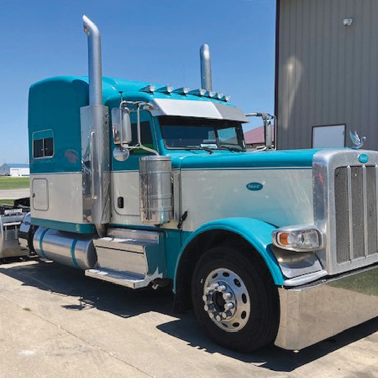 2018 PETERBILT 389