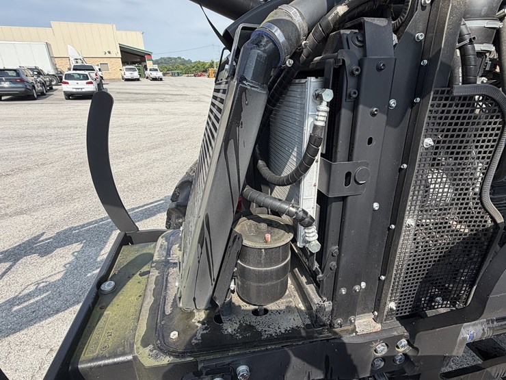 2021-zetor-p110-ps-w/-zm229p-loader-image-17