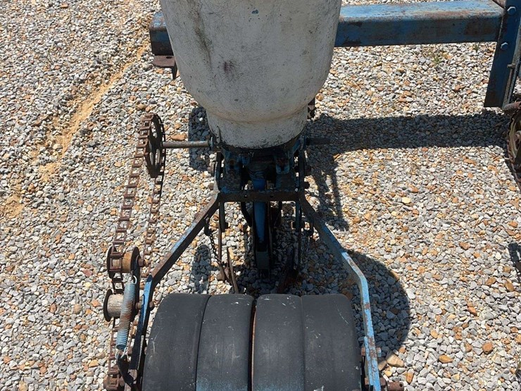 ford-4-row-burch-planter-image-6