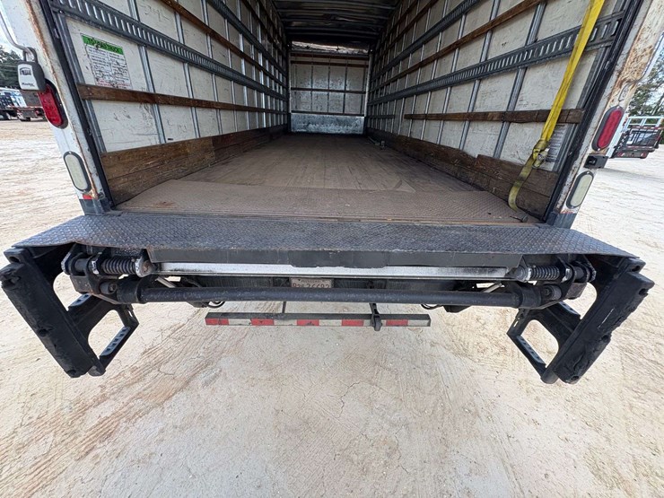 2013-ford-f750-image-27