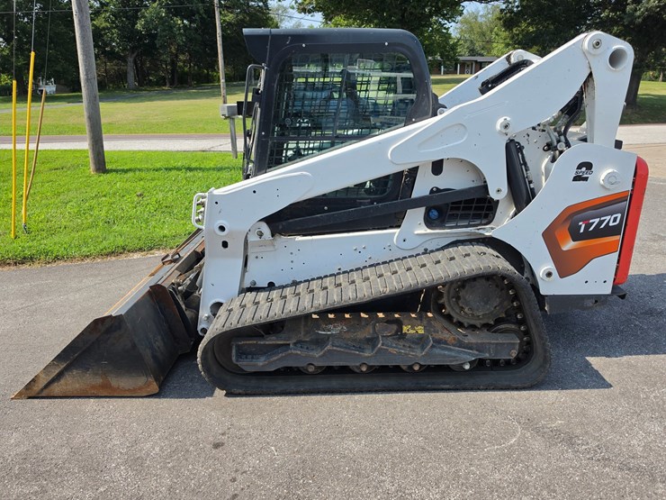 2023-bobcat-t770-image-2