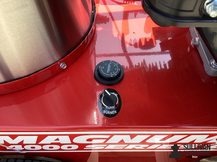2026-magnum-4000-series-hot-water-pressure-washer-image-13