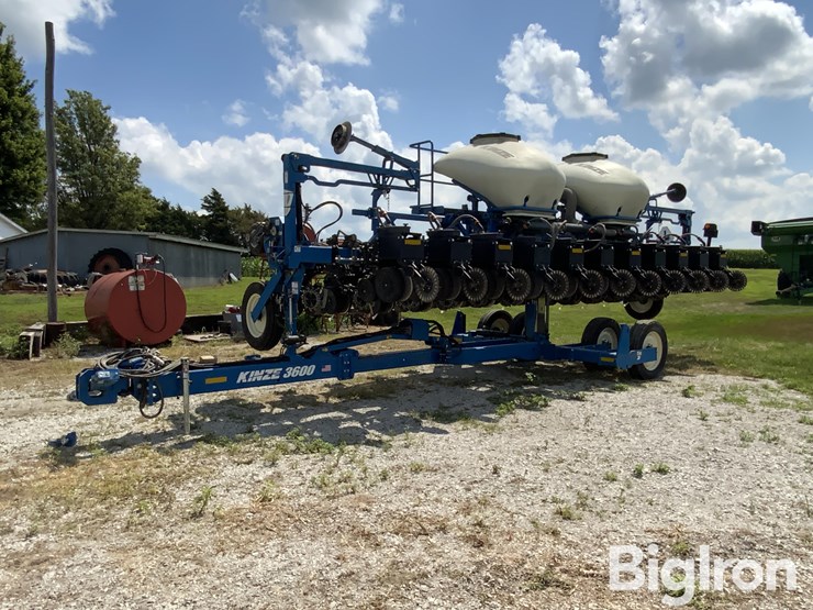 2020-kinze-3600-image-3