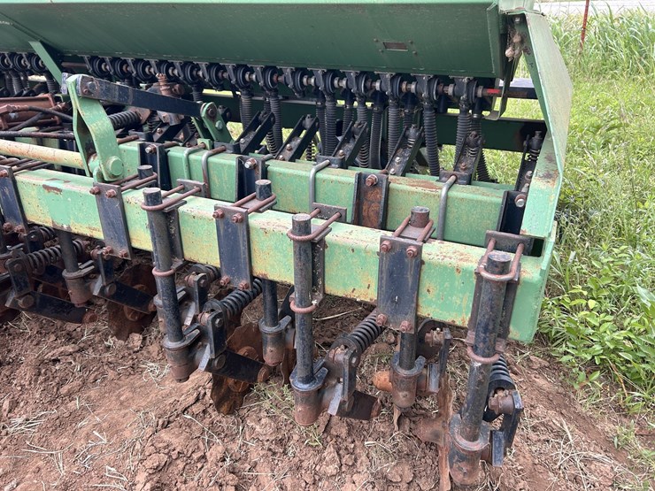 united-farm-tools-5000-15ft-grain-drill-image-6