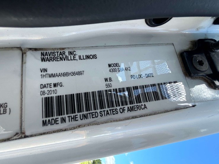 2011-international-durastar-4300-image-49