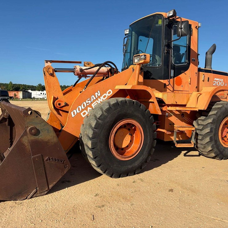 DOOSAN MEGA 200 V