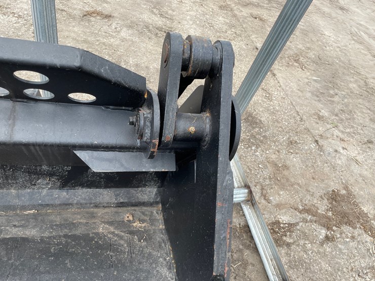 #9788-•-pabreak-72"-skid-steer-4-in-1-bucket-attachment-image-10