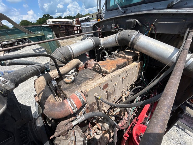1986-peterbilt-359-image-15