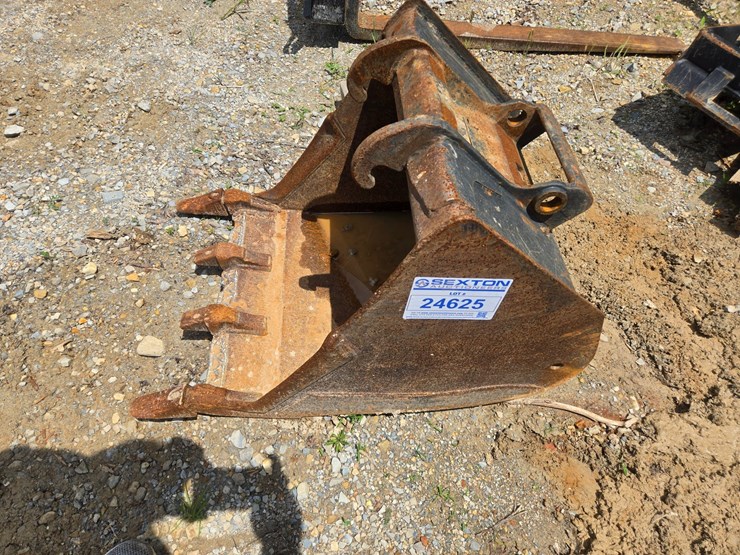 #24625-•-24"-bobcat-mini-excavator-bucket-image-2