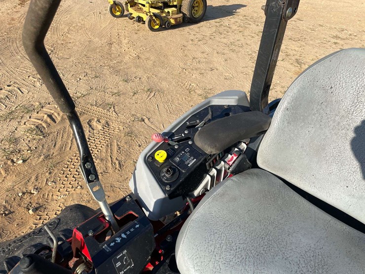 2011-exmark-z-52”-zero-turn-mower-(1362-hours)-image-10