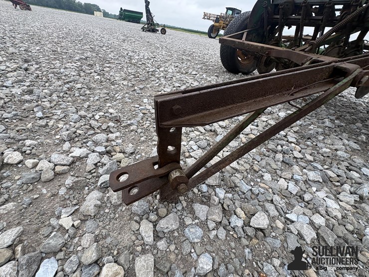 john-deere-8-image-9