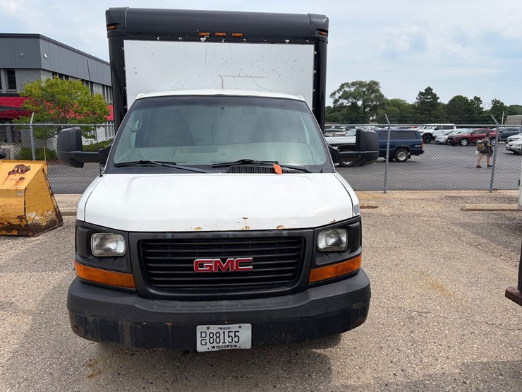 2010-gmc-3500-image-3