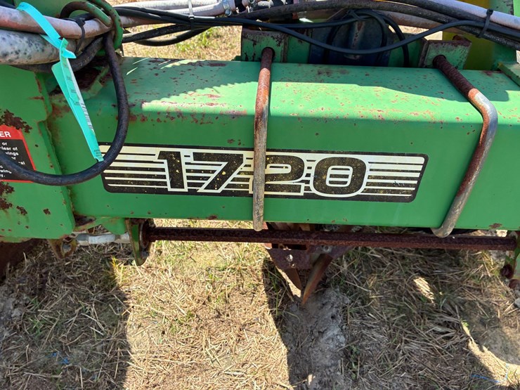 john-deere-1720-image-5