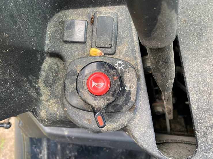 2020-kubota-rtv-x1100c-image-16