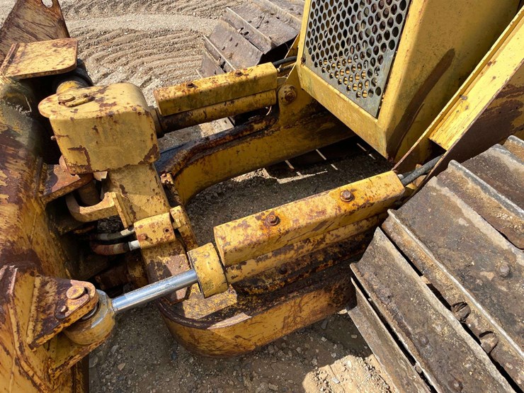 caterpillar-d4c-image-8