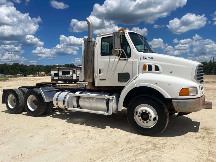 2007-sterling-l9500-image-4