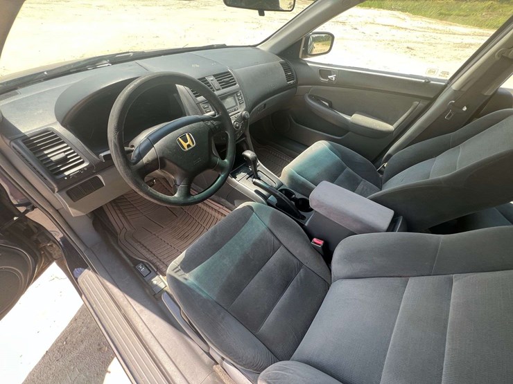 2006-honda-accord-4-door-sedan-(241,528-miles)-image-15