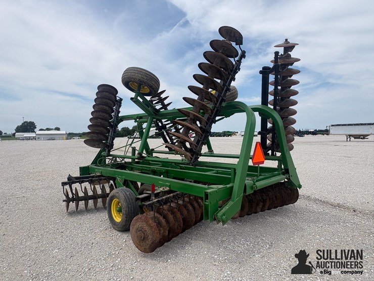 john-deere-235-image-7
